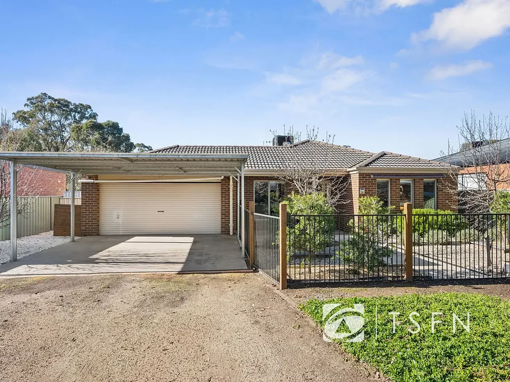 Strathfieldsaye 3ห้องนอน Convenience, Space & Family Living – Everything Right at Your Doorstep