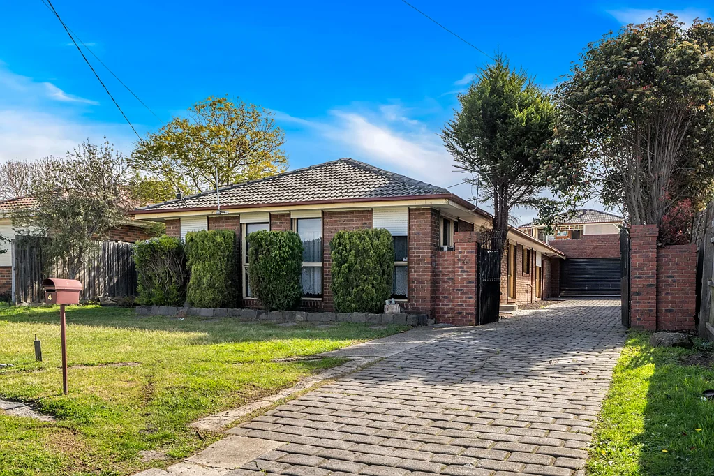 4 Beckington Place, Craigieburn, VIC 3064