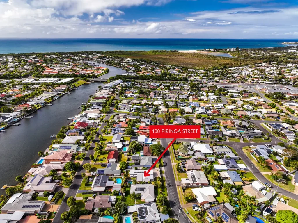 Wurtulla 3房  Modern Coastal Living Minutes to the Beach with Great Side Access