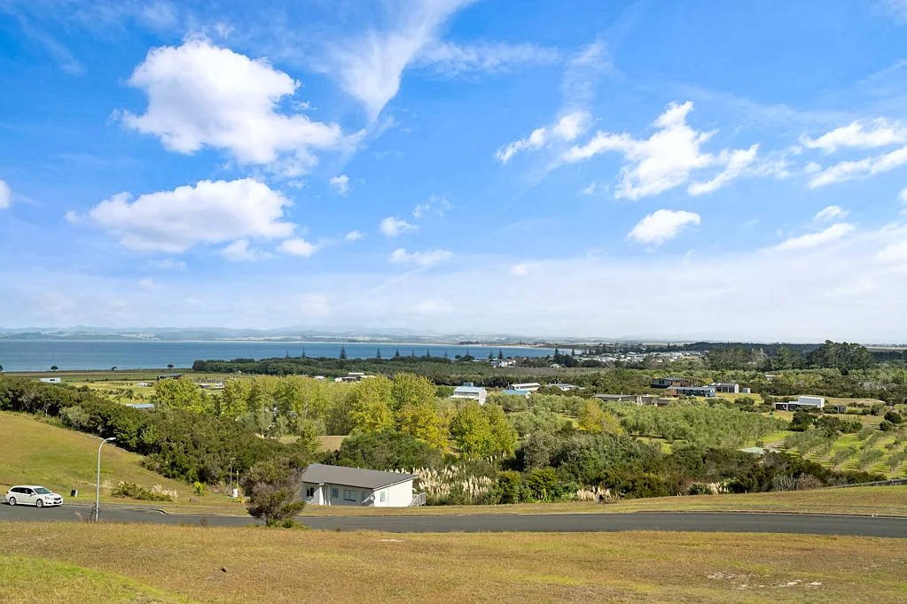 Karikari Peninsula Elevated Section with Coastal Views