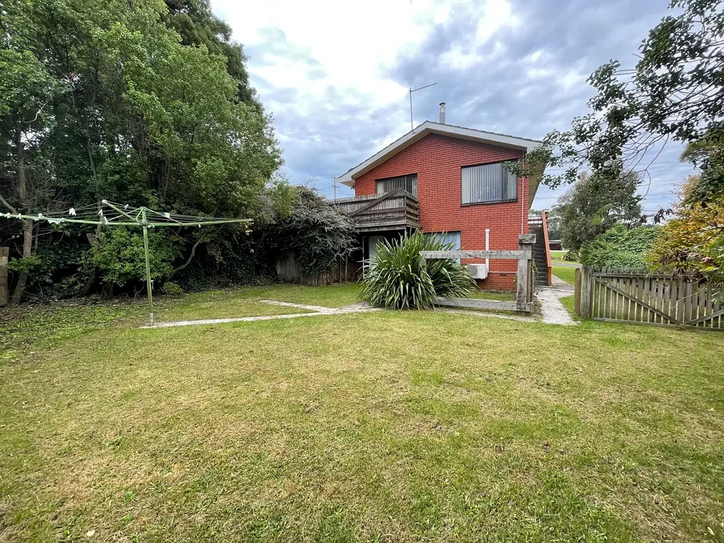 3 Bedroom Home Close to Town