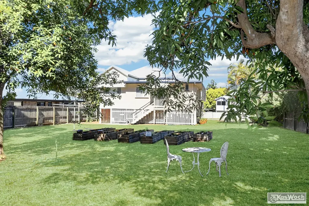 The Range 3 Slaapkamer STUNNING RENOVATION! HUGE 911m2 BLOCK. 3 GATE ACCESS.
