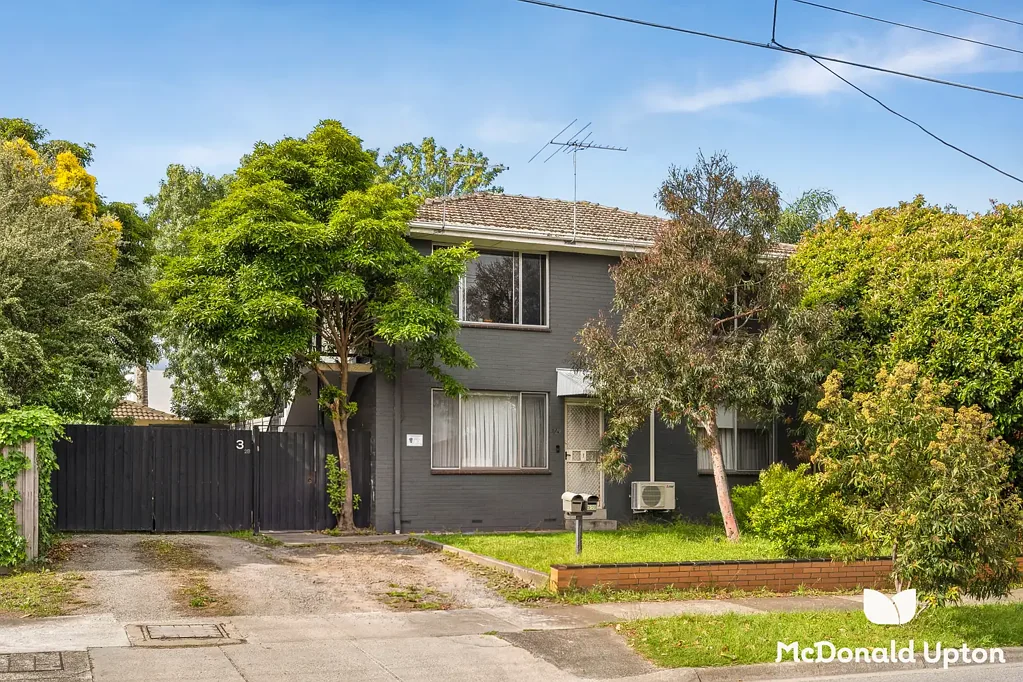 Essendon 2房 宽敞庭院 朝北采光 宽敞起居 便利设施 步行生活 Space, Sun & Simplicity in Essendon’s Heart