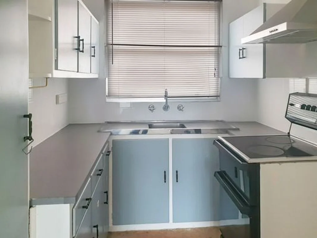 Hurstville 1Zimmer 350m Walk to Train Station - Zoned R4 Highrise