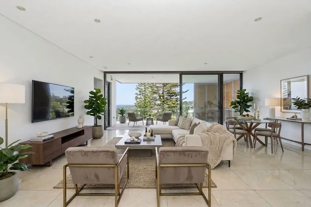 LUXURIOUS PENTHOUSE WITH UNINTERRUPTED OCEAN AND GOLF COURSE VIEWS.
