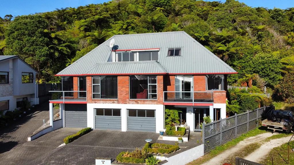 Karoro 4房  Family Home with Sea Views