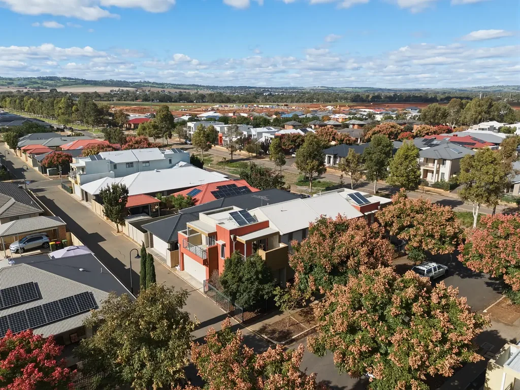 Munno Para 3房  Exciting townhouse offering a great lifestyle - or ideal investment!