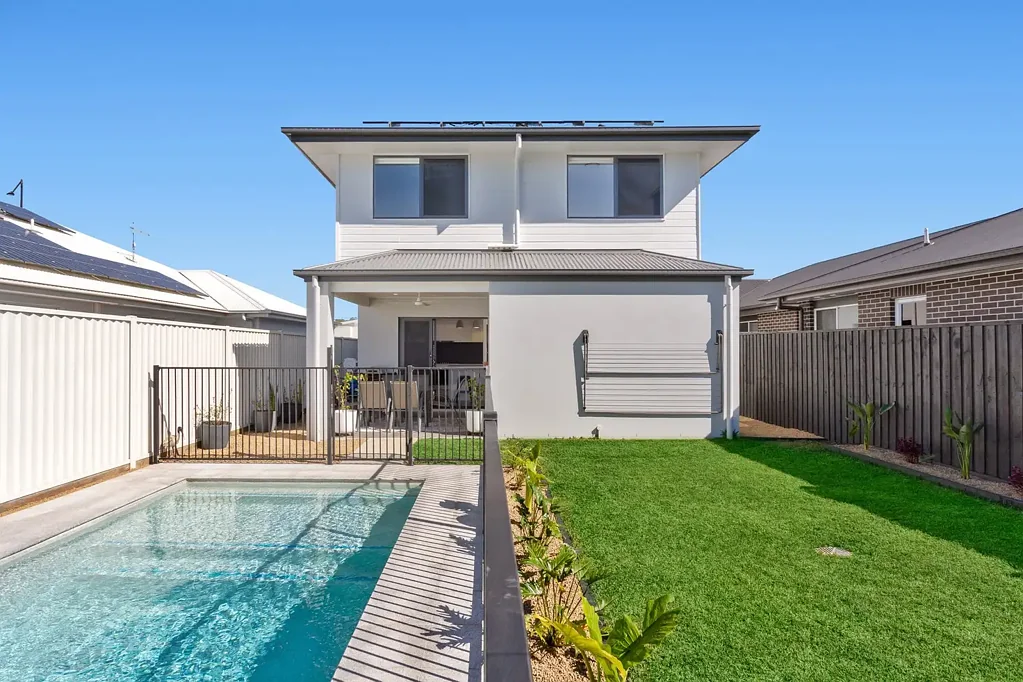 Palmview 4ਬੈੱਡਰੂਮ Stylish Family Living with Poolside Perfection in Harmony Estate - REF#4364