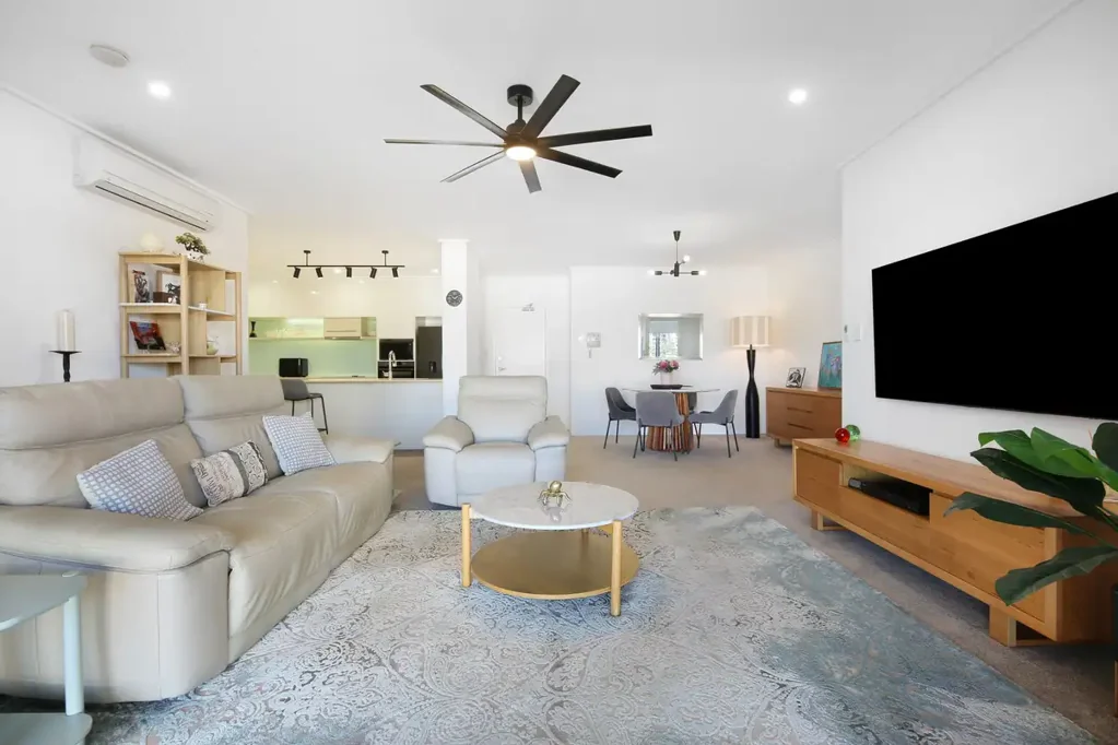 Miami 2ห้องนอน Spacious Miami Apartment Offering Coastal Convenience & Lifestyle Living