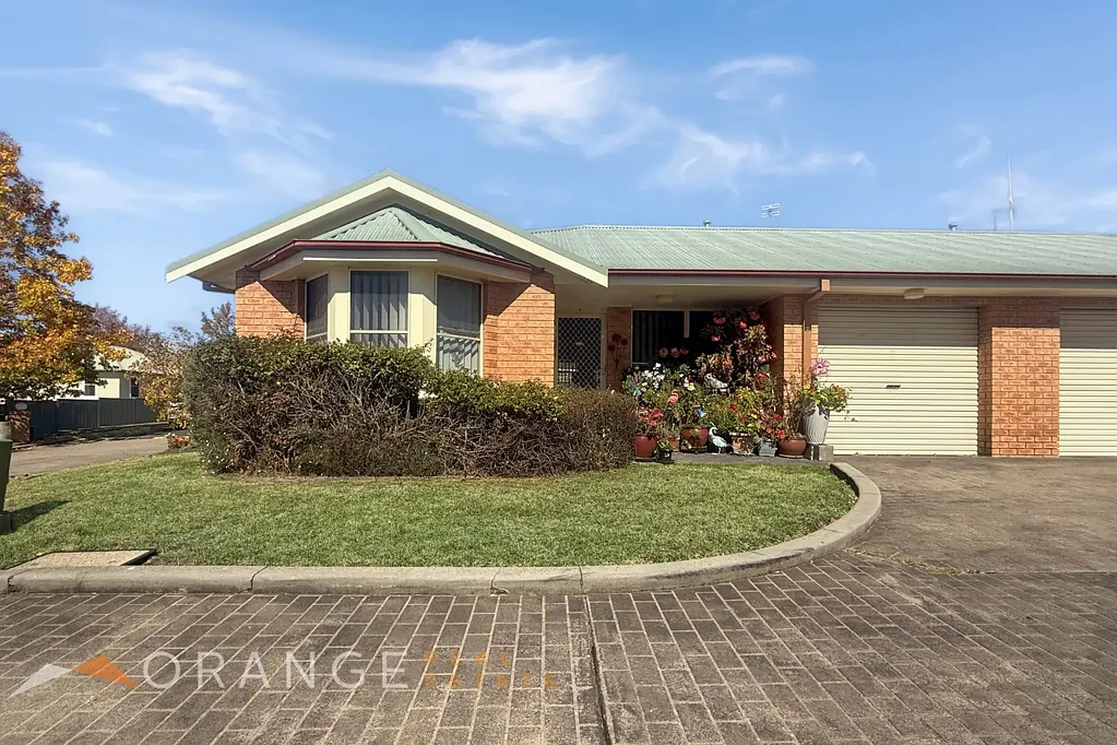 Orange 2ห้องนอน Light-Filled Living in a Peaceful Complex