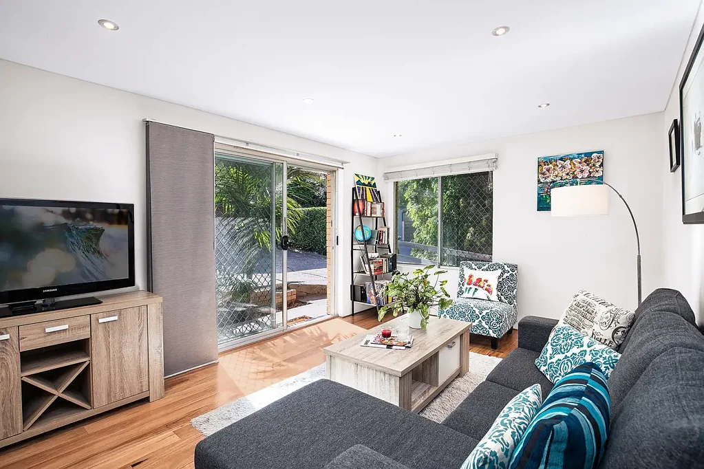6 MONTHS LEASE - Coastal Comfort – Spacious 2-Bed Apartment Between Freshwater & Queenscliff Beaches