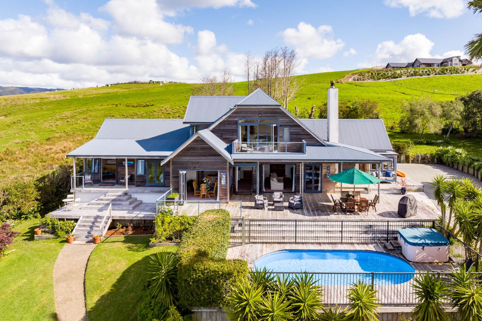 400 Cove Road, Waipu, Whangarei, 4 Bedrooms, 0 Bathrooms, Home & Income