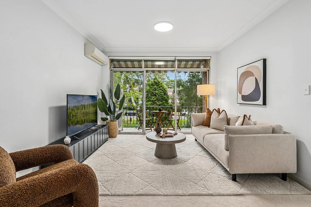 Lane Cove 2房  Enduring full brick quality, off-street position overlooking the park