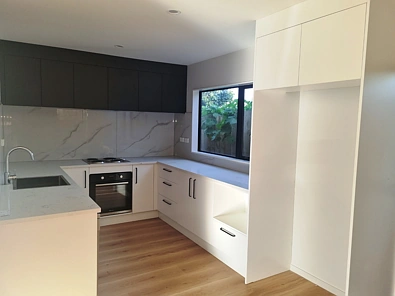 New TH - 3bdm/2bthrm/internal garage plus 1 off street