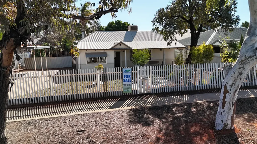 South Kalgoorlie 3 Bedroom Practical Family Living with Outdoor Perks