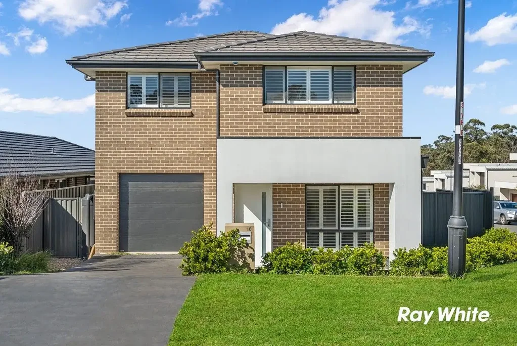 Riverstone 4 Bedroom Modern Family Home on a Prominent Corner Block