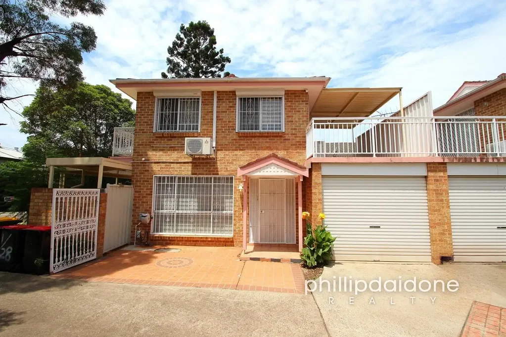 Berala Townhouse in a Quiet and Convenient Location