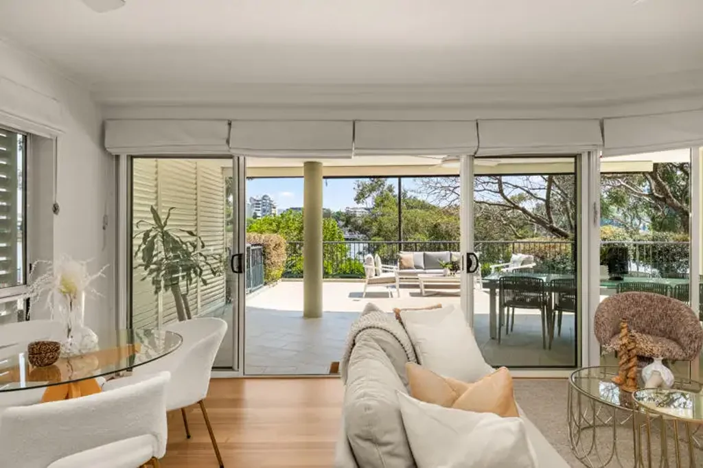 West End 3침실 Absolute Riverfront Living in West End