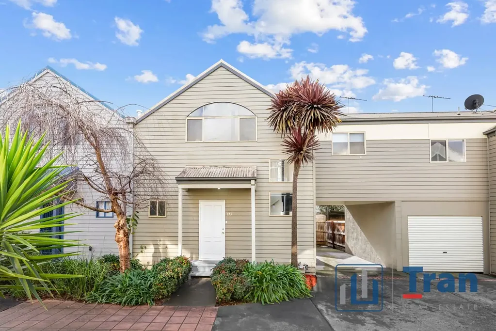 Wantirna 3房 新翻新单元房 3卧2独卫 燃气灶洗碗机 阳台壁炉 步行至Westfield Knox All reasonable offers considered