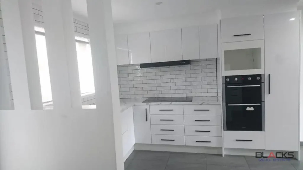 North Mackay 2Zimmer Classy renovated two bedroom Unit.