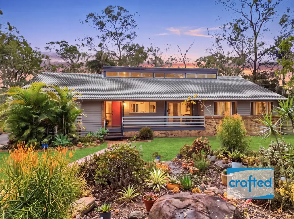 Forestdale 3Zimmer acreage life 🍃 | Timeless Design Family Home Set on Top of the Hill - 1st Time to Market in 44 Years