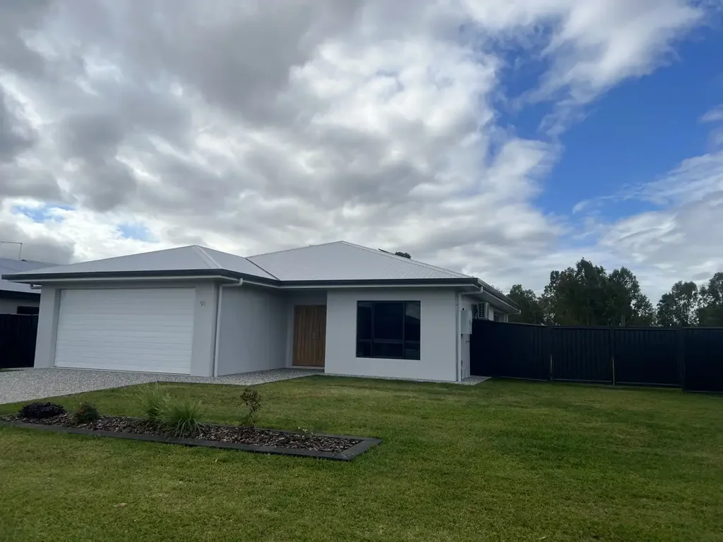 Modern Living in Mareeba Awaits!