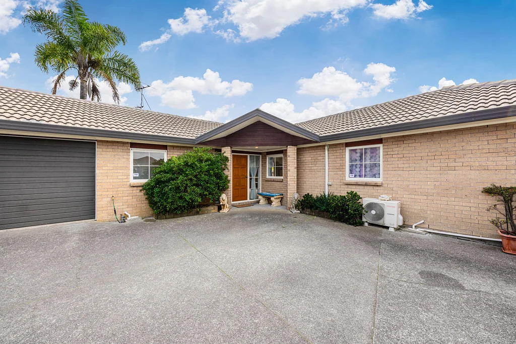 Blockhouse Bay 3房  First Time on the Market in 28 Years.