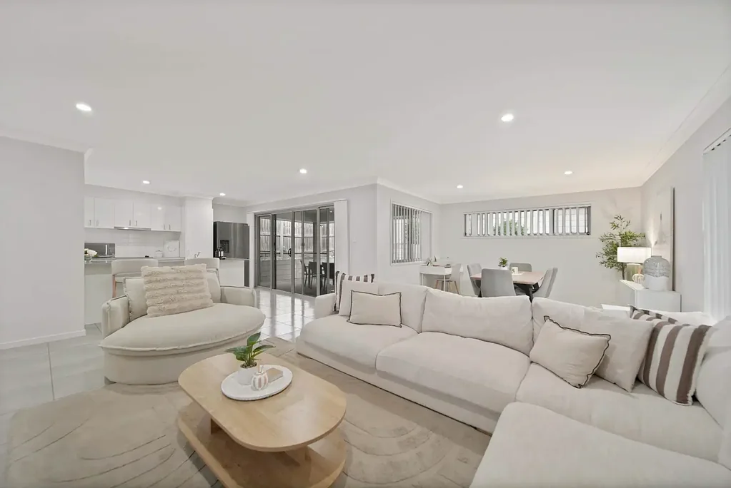 Holmview 4房 绝佳投资或完美首套房，Holmview 可拎包入住 Great Investment or Perfect First Home, Move-In Ready in Holmview