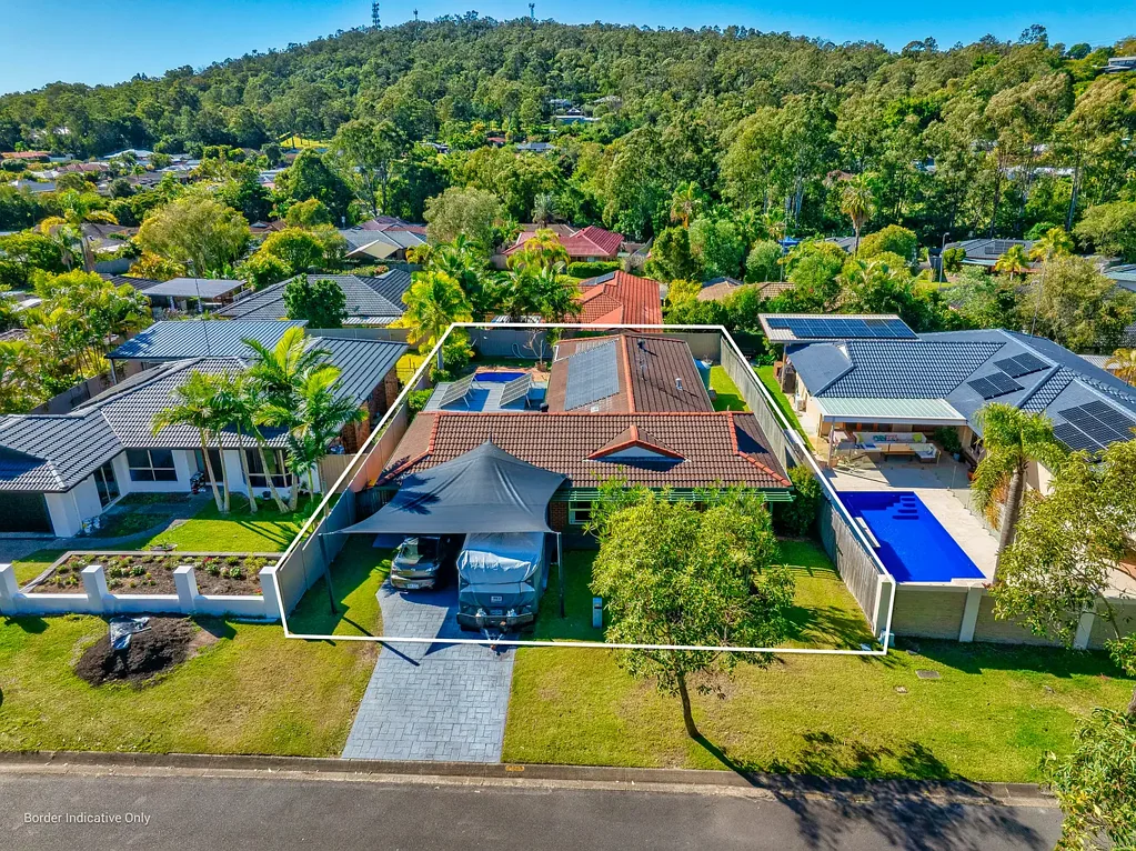 Parkwood 4 Bedroom QUIETLY PERFECT FAMILY ENTERTAINER!