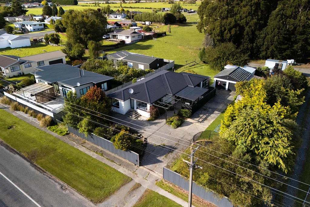 61 Half Mile Road, Tuatapere, Southland