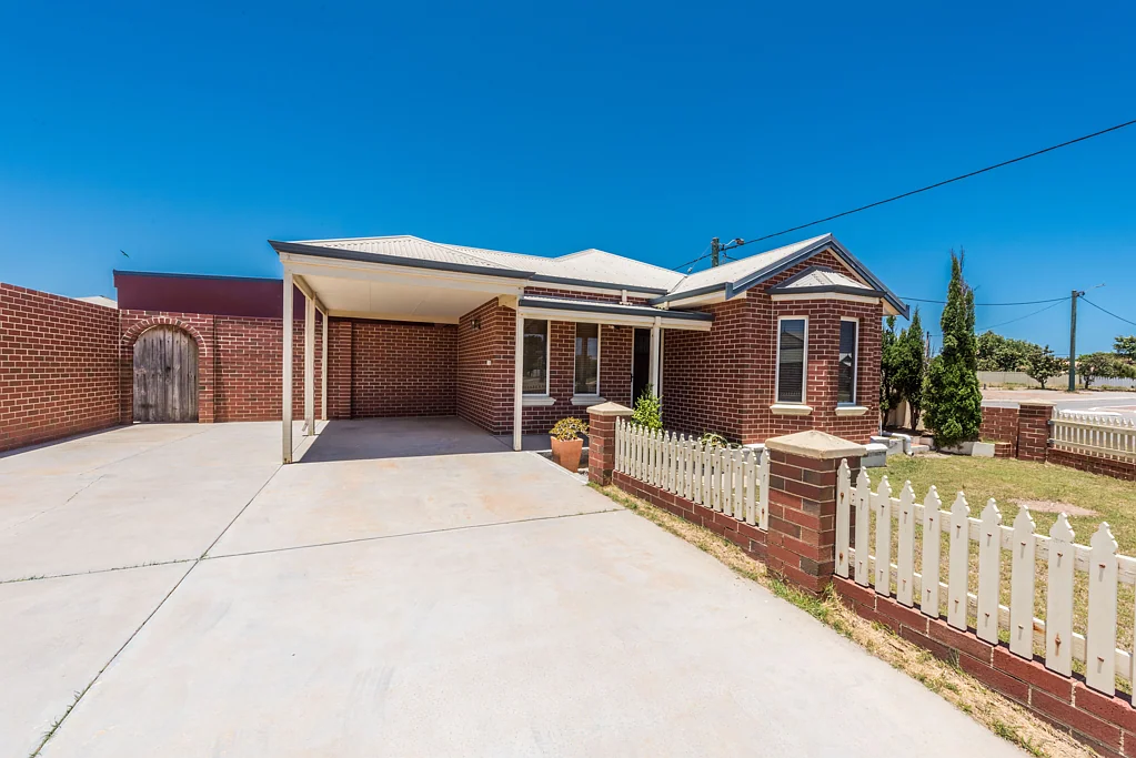 26 Broadbank Lane, Beachlands, WA 6530