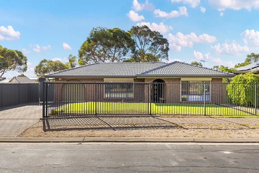 Salisbury East 3Kwarto Spacious & Versatile Family Home with Endless Potential