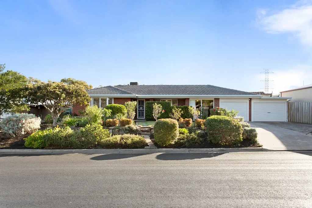 4 Glenhuntly Drive, Flagstaff Hill, SA 5159
