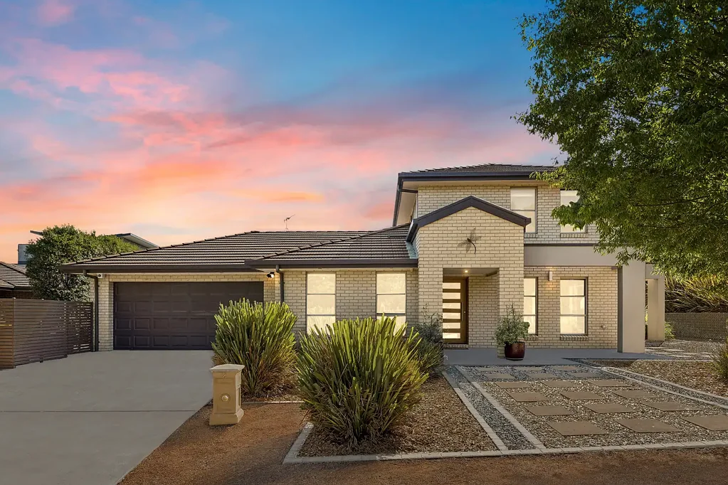 2 Rubeo Street, Forde, ACT 2914