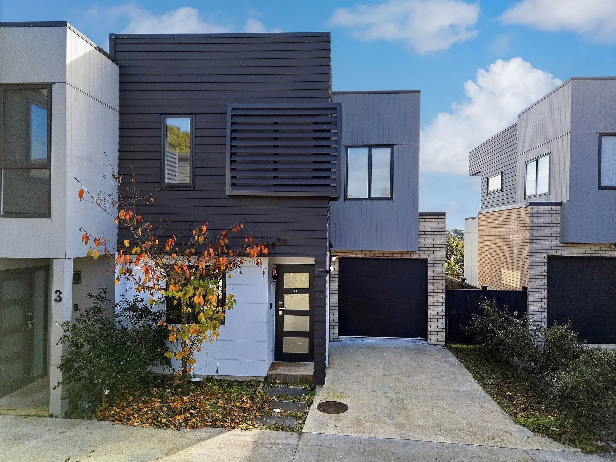 Otahuhu 3બેડરૂમ Breathtaking Sun Drenched Premium Peninsula Duplex