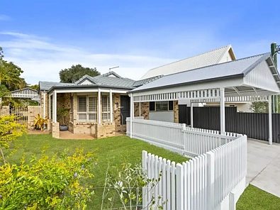 Holland Park West 3房 豪华单层住宅 - 轻松入住，尽享悠闲。 Luxurious Low Set Home - Unpack, Sit Back, Relax.