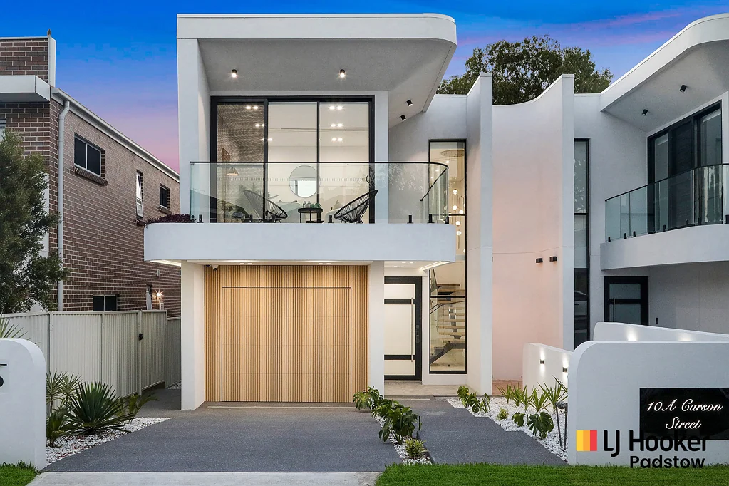 Panania 5ห้องนอน Brand New Luxury Family Entertainer with Pool & Multiple Living Spaces