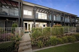 13/167 Mortimer Lewis Drive, Greenway