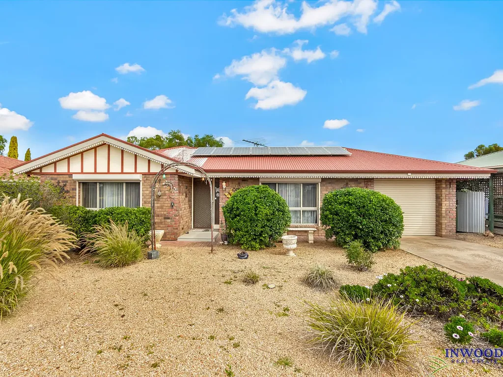 Mannum 3침실 Exceptional value & position. Solid 1997 build. Quiet cul-de-sac living.