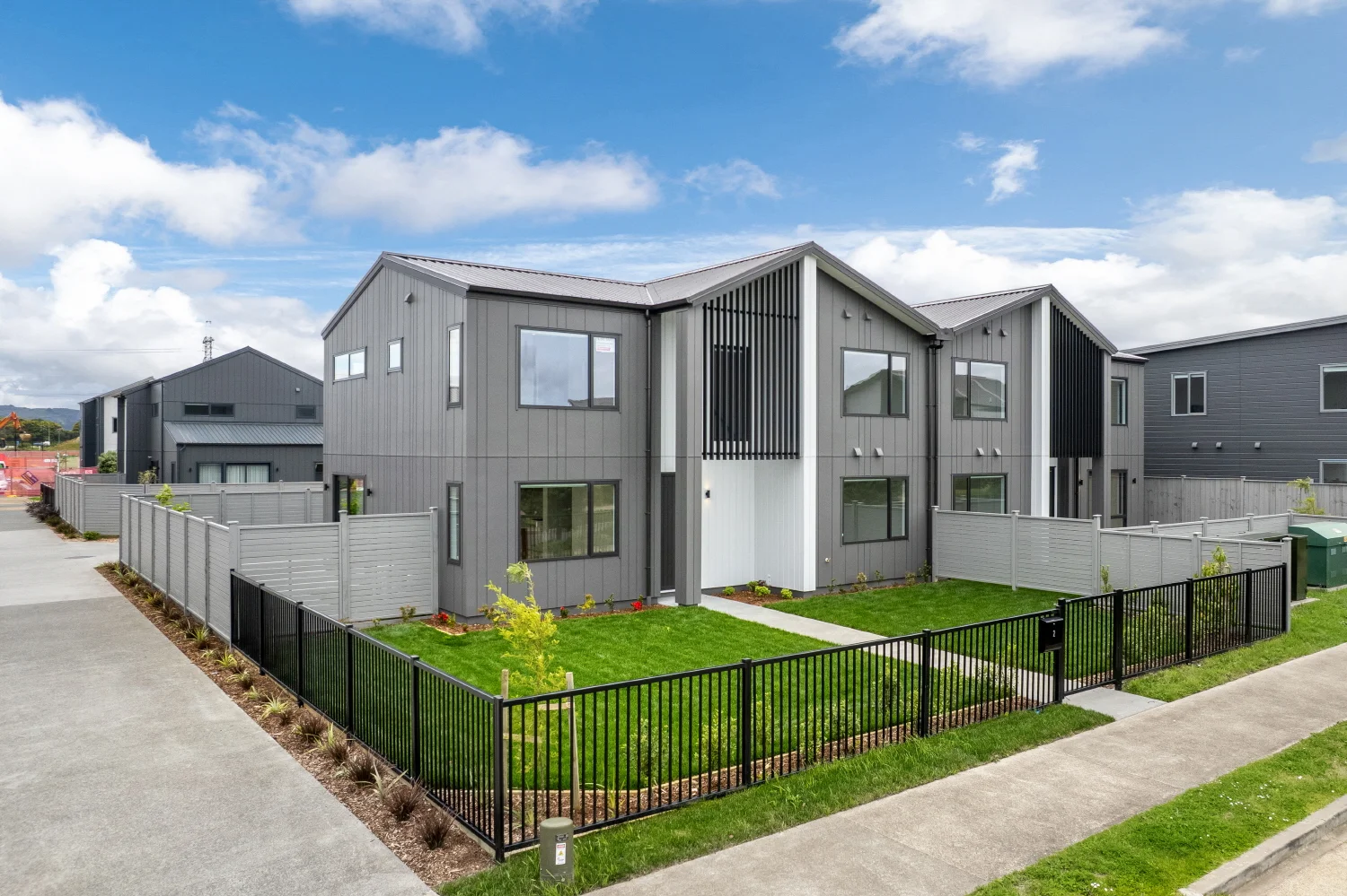 Papakura 5कमरा Spacious Outdoors, Ground-Level Bedroom