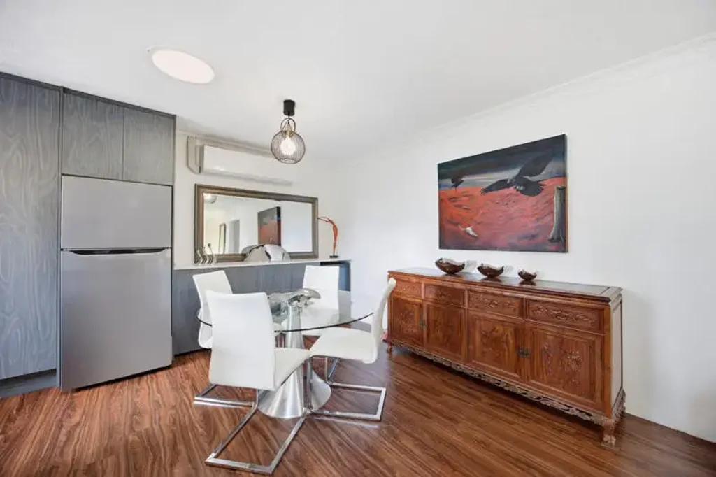 Top Floor Beachside Apartment