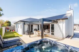 11a Belvedere Crescent, Takaro