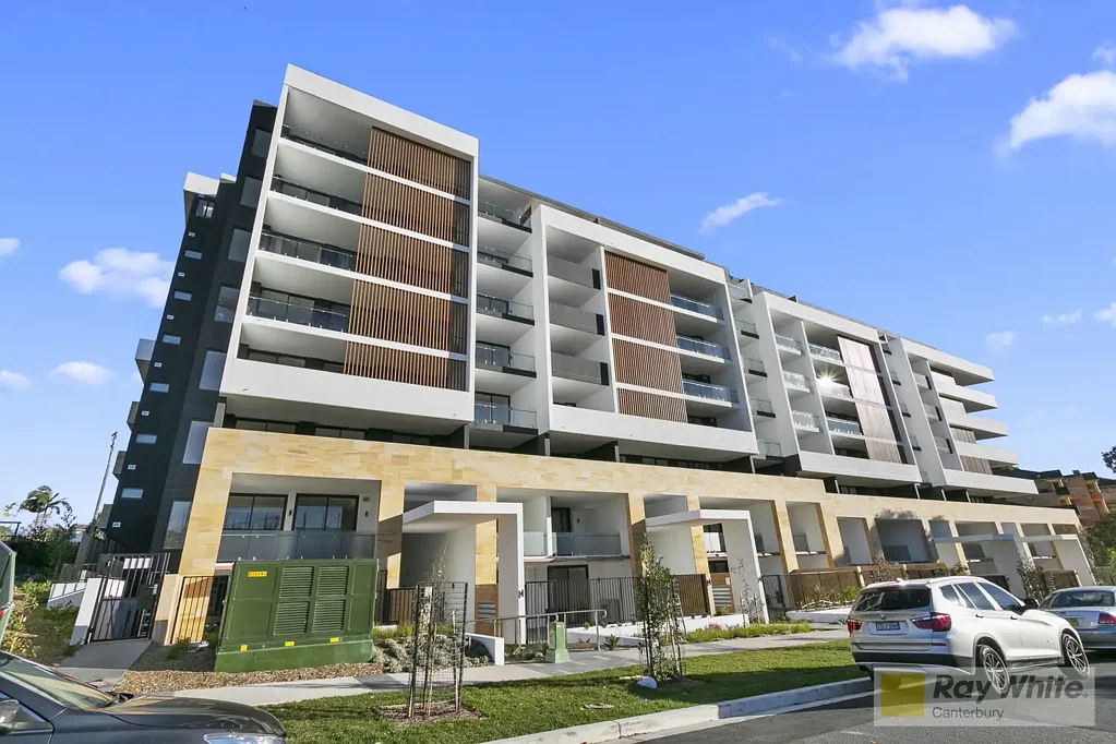 Near New Apartment with Panoramic Views !