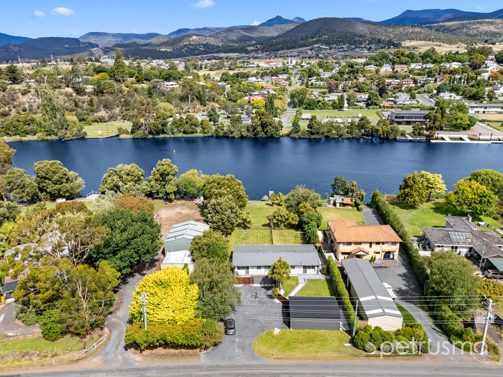 New Norfolk 4غرفة نوم Exclusive Waterside Opportunity in the Derwent Valley