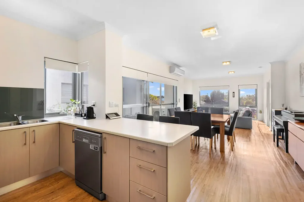 Carlisle 2ห้องนอน Light-Filled Luxury & Effortless Living