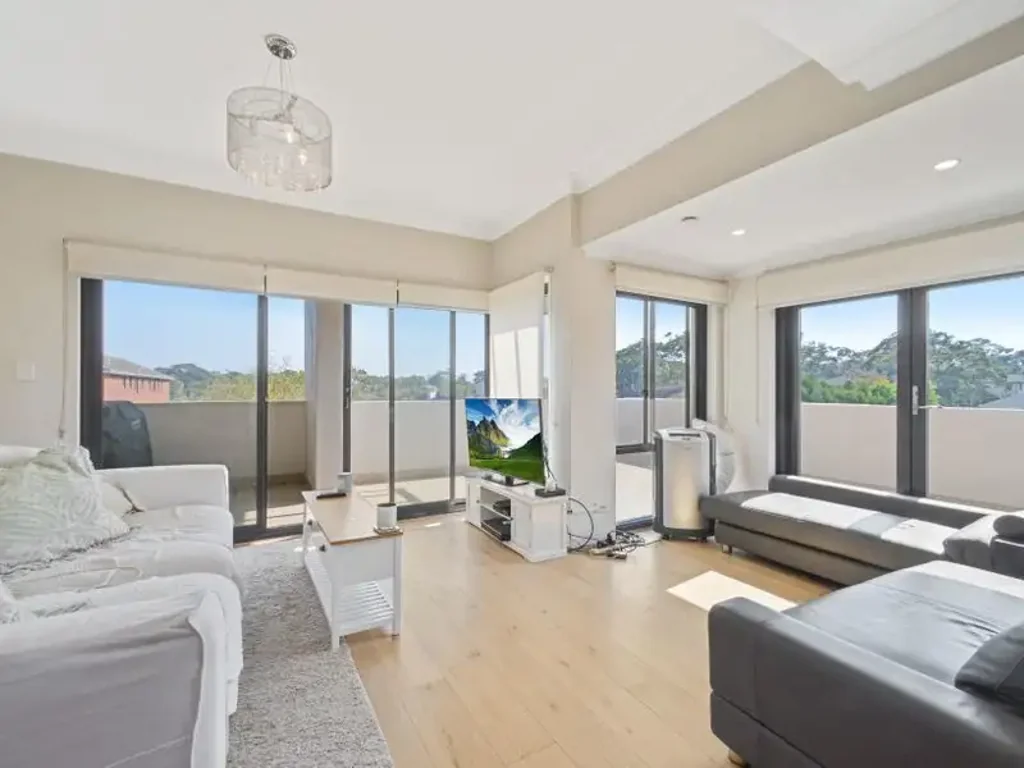 Lifestyle, Location & Space in One Impressive Beachside Package