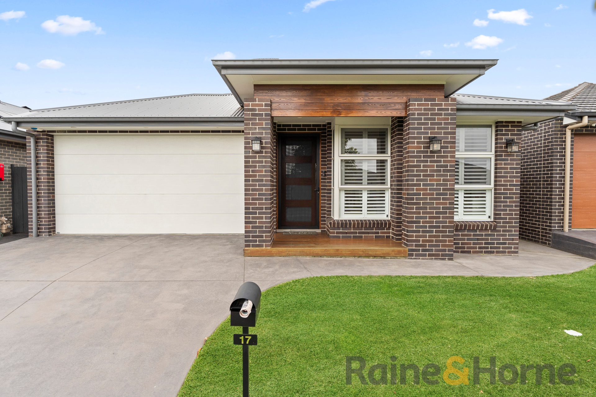 17 GLENDIVER ST, GLEDSWOOD HILLS NSW 2557, 0 غرف, 0 حمامات, House