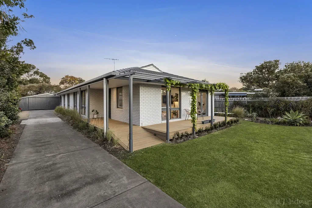 Point Lonsdale 4房  Fully Renovated Coastal Retreat