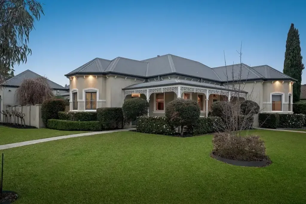 East Albury 3ห้องนอน Timeless Elegance Meets Modern Living
