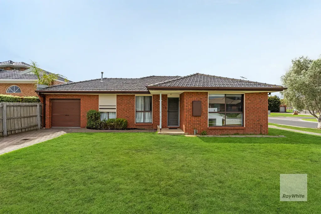 Keilor Downs 3房 宽敞三卧住宅 362m²宽地块 自然光充沛 现代厨房便利交通 步行即达商圈学校 The Perfect Package!